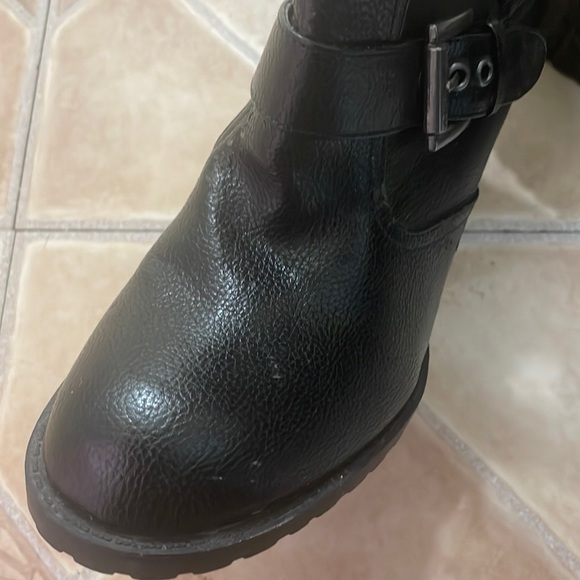 G by GUESS LEATHER ANKLE HEELED BOOTS - Picture 10 of 10